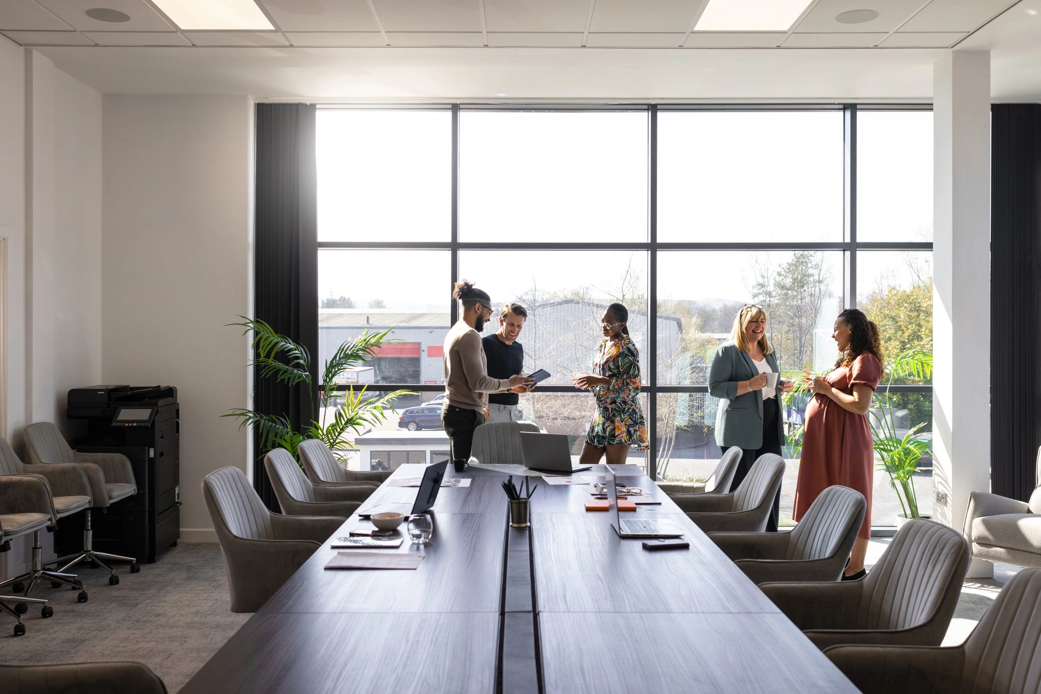 Consulting team meeting in a modern conference room